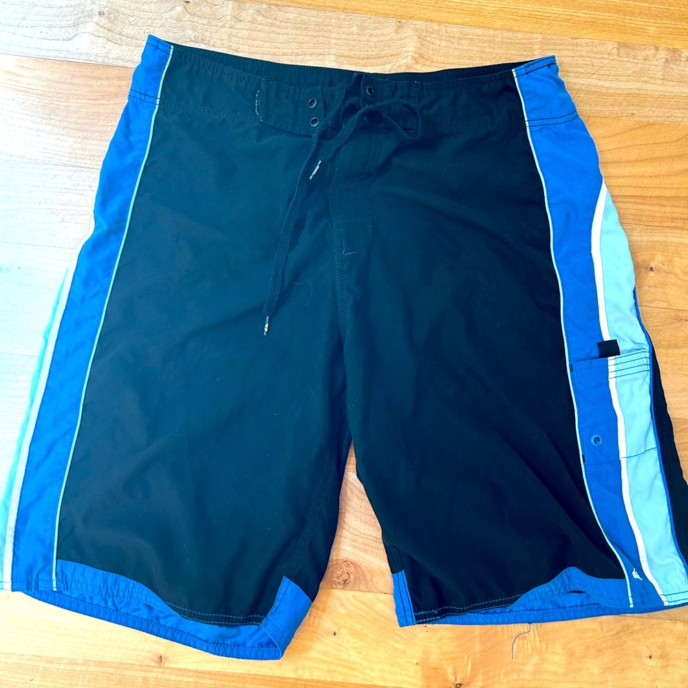 Quicksilver Men’s Size 34 Swim Board Shorts